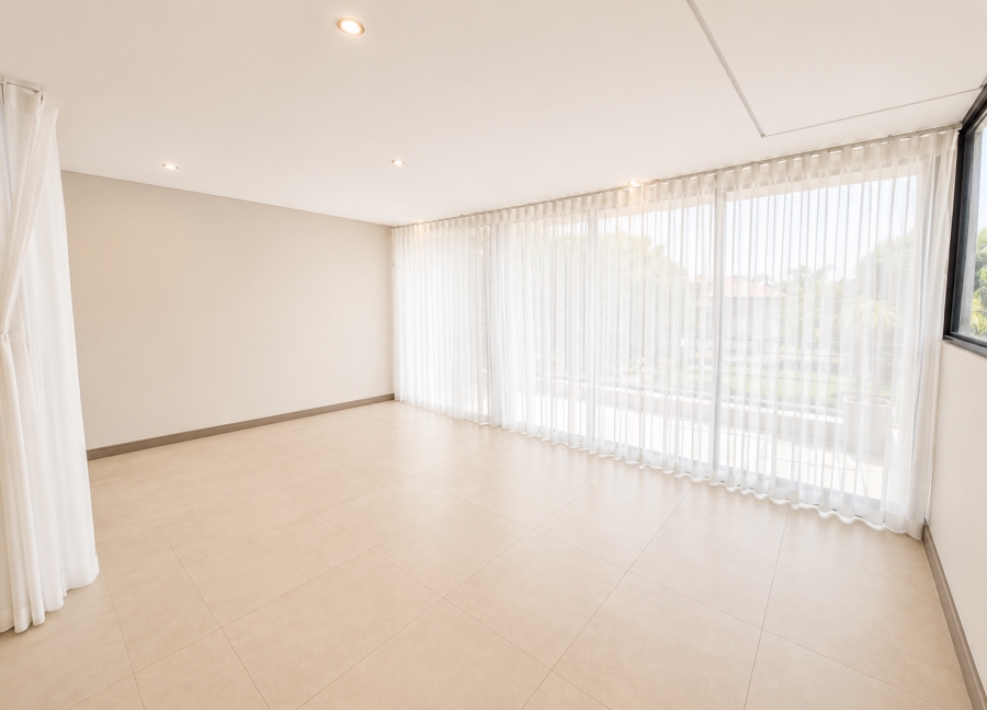5 Bedroom Property for Sale in The Islands Estates North West
